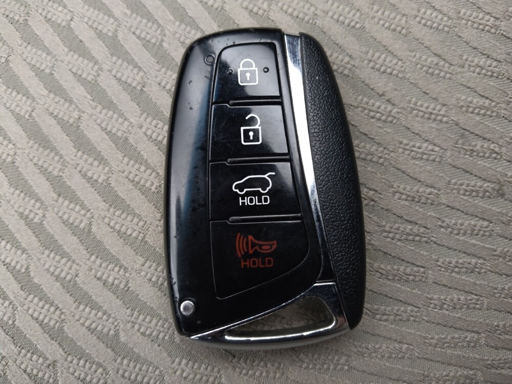 2017 Hyundai Santa Fe in Lakewood, CO 80215 - 18085324 32