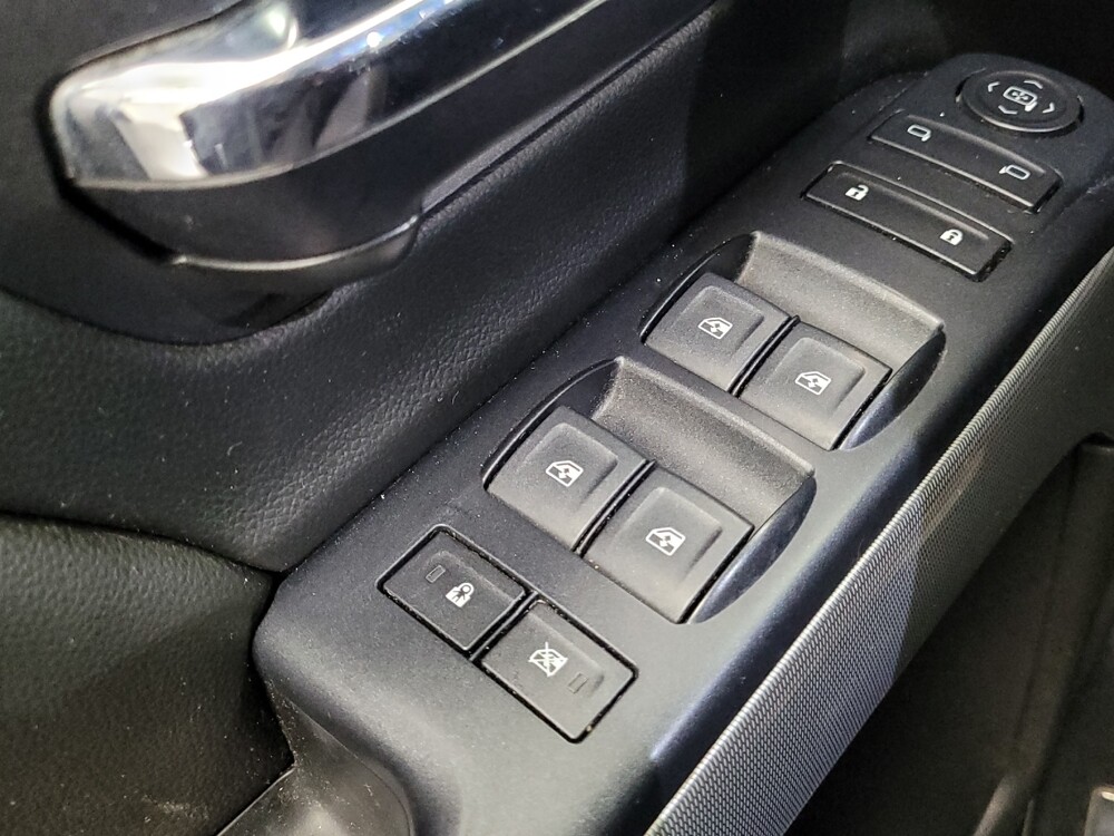 2018 Chevrolet Silverado 1500 in St. Louis, MO 63125 - 18085325 26