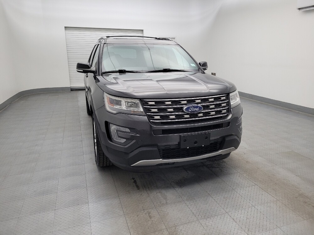 2017 Ford Explorer in Louisville, KY 40258 - 18085352 14