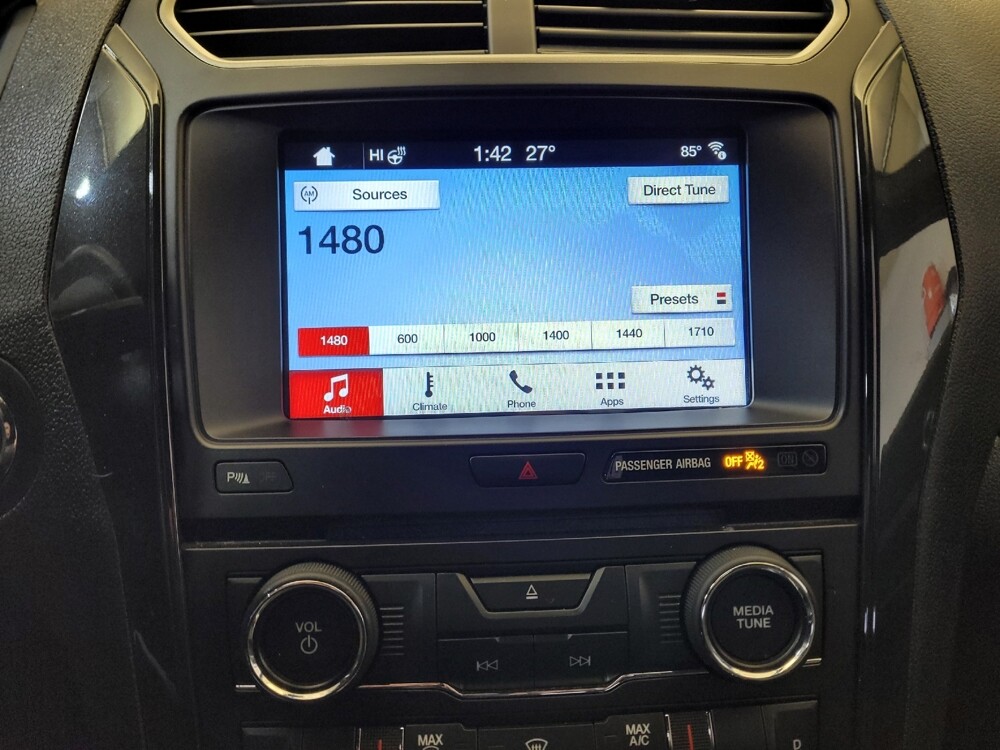 2017 Ford Explorer in Louisville, KY 40258 - 18085352 25