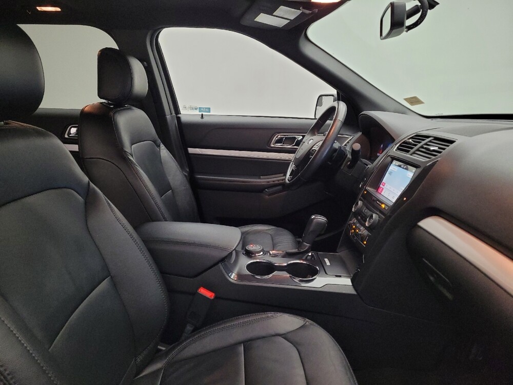 2017 Ford Explorer in Louisville, KY 40258 - 18085352 21