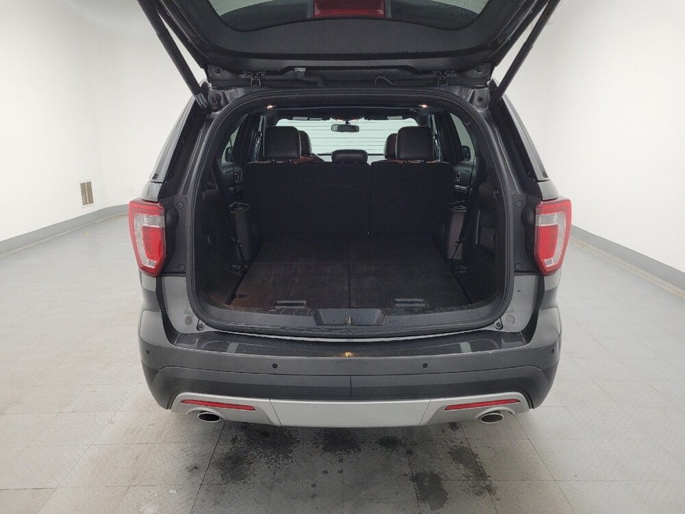 2017 Ford Explorer in Louisville, KY 40258 - 18085352 29