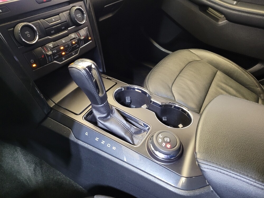 2017 Ford Explorer in Louisville, KY 40258 - 18085352 26