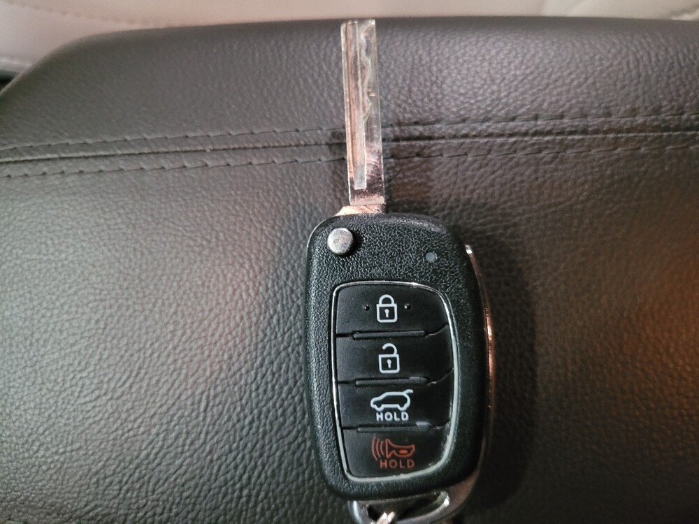 2017 Hyundai Santa Fe in Plymouth Meeting, PA 19462 - 18085367 32