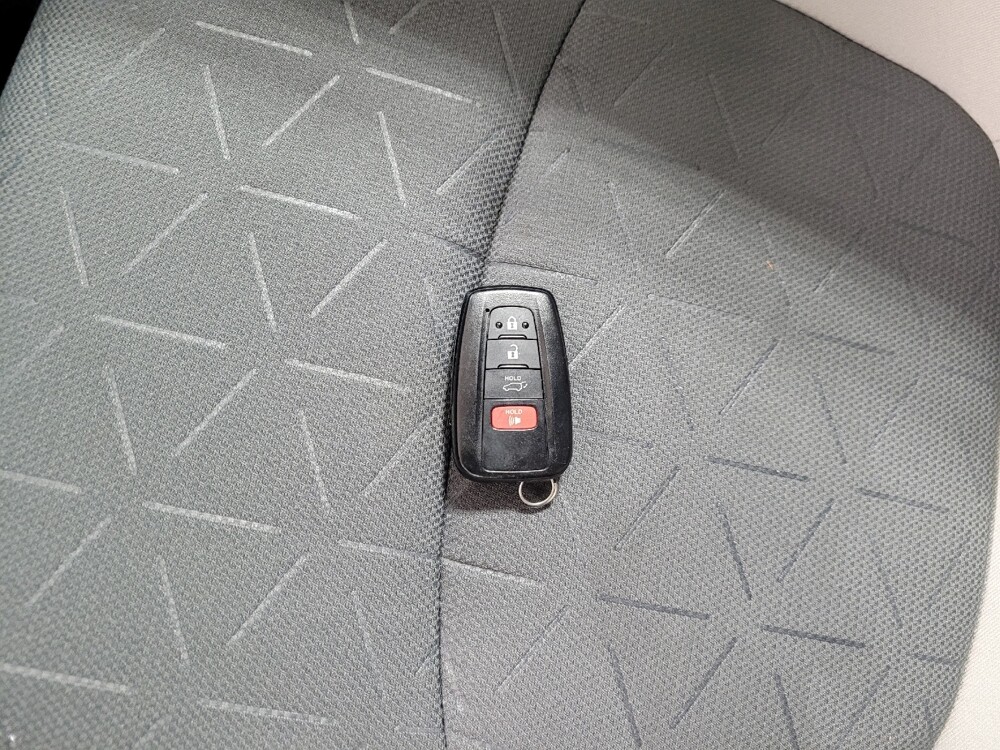 2019 Toyota RAV4 in Pittsburgh, PA 15237 - 18085370 32