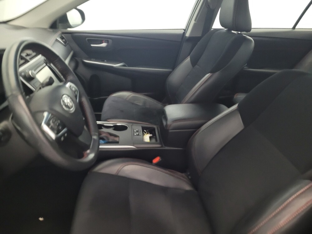 2015 Toyota Camry in Laurel, MD 20724 - 18085376 17