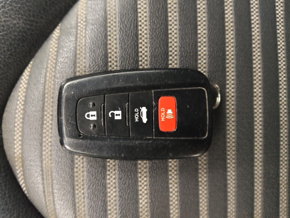 2020 Toyota Camry in St. Louis, MO 63125 - 18085383 32