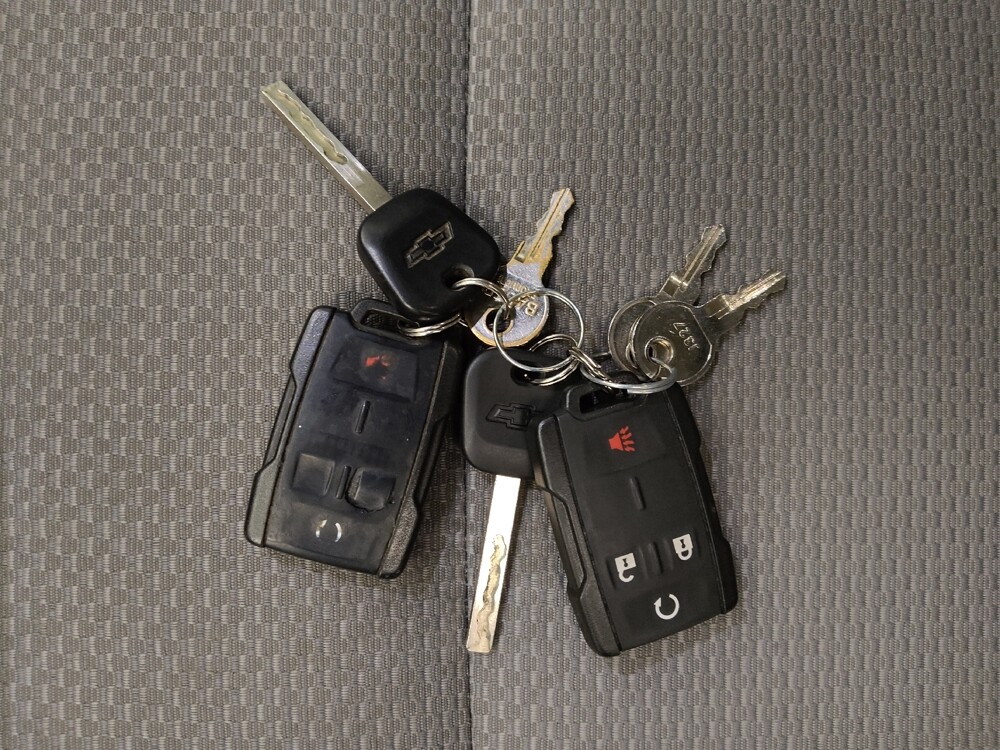 2018 Chevrolet Silverado 1500 in Independence, MO 64055 - 18085385 32