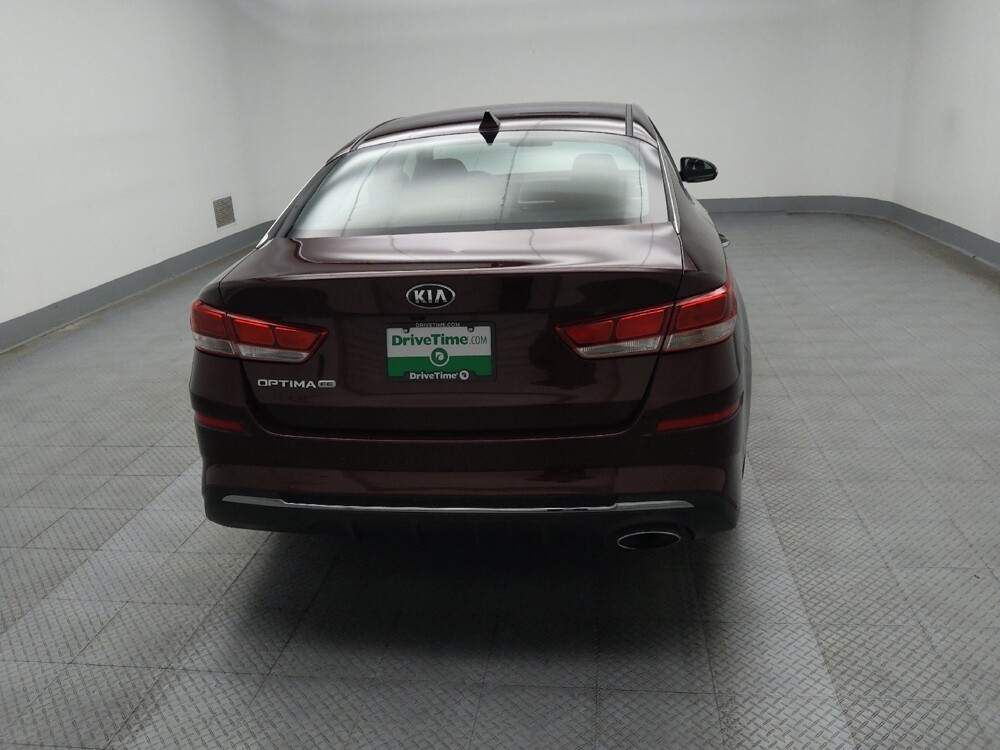 2019 Kia Optima in St. Louis, MO 63125 - 18085388 7