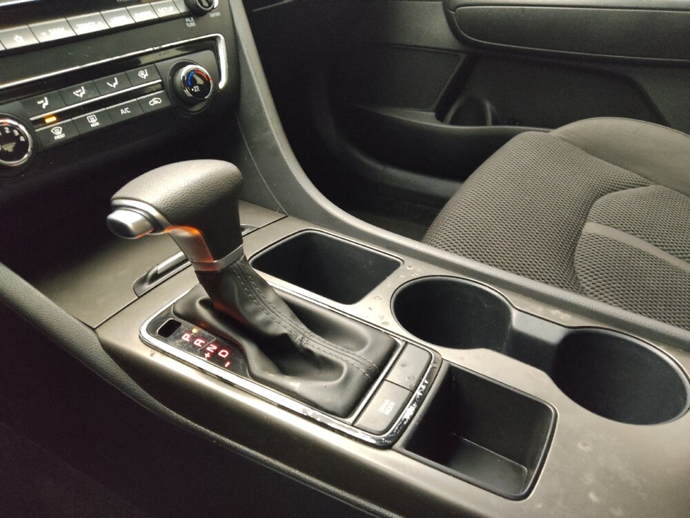 2019 Kia Optima in St. Louis, MO 63125 - 18085388 26