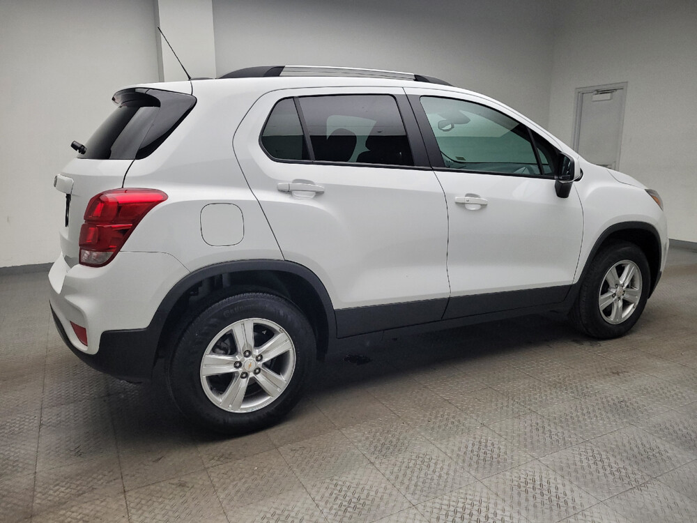 2022 Chevrolet Trax in Peoria, IL 61615 - 18085389 10