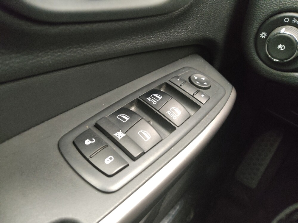 2019 Jeep Cherokee in Madison, TN 37115 - 18085394 27