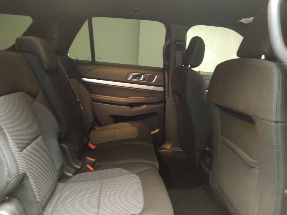 2019 Ford Explorer in Eastpointe, MI 48021 - 18085396 19
