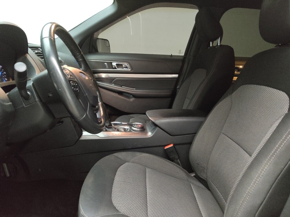 2019 Ford Explorer in Eastpointe, MI 48021 - 18085396 17