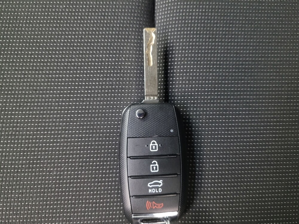 2018 Kia Rio in Indianapolis, IN 46219 - 18085402 32