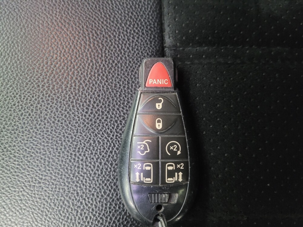 2016 Dodge Grand Caravan in Highland, IN 46322 - 18085404 32