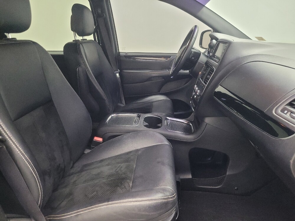 2016 Dodge Grand Caravan in Highland, IN 46322 - 18085404 21