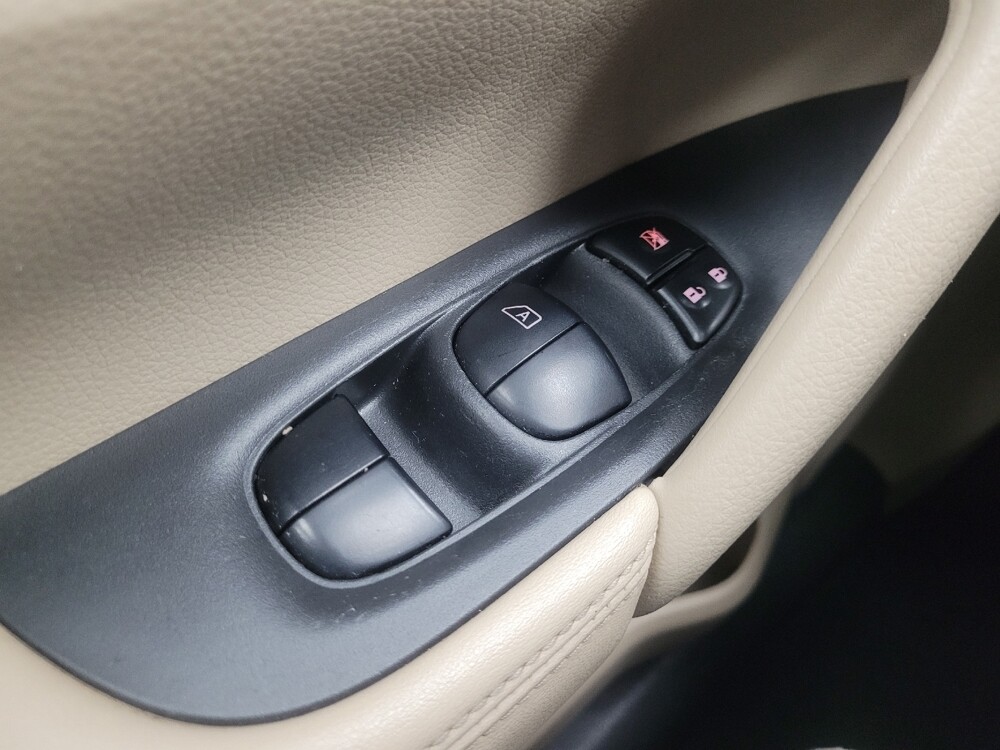 2018 Nissan Rogue in Highland, IN 46322 - 18085405 27