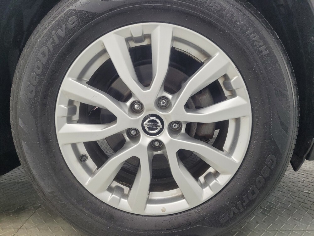 2018 Nissan Rogue in Highland, IN 46322 - 18085405 31