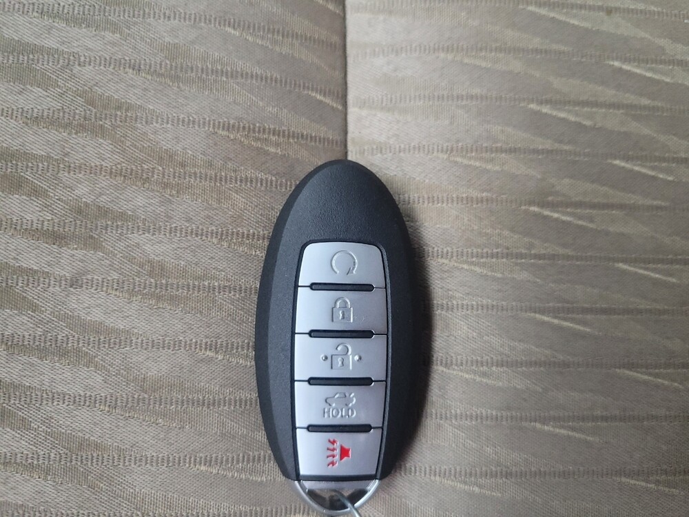 2018 Nissan Rogue in Highland, IN 46322 - 18085405 32