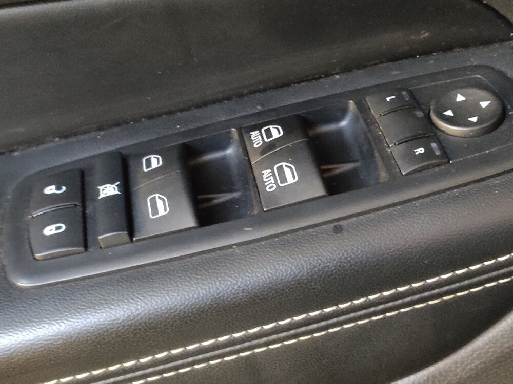 2015 Jeep Grand Cherokee in Wilmington, NC 28405 - 18085406 27