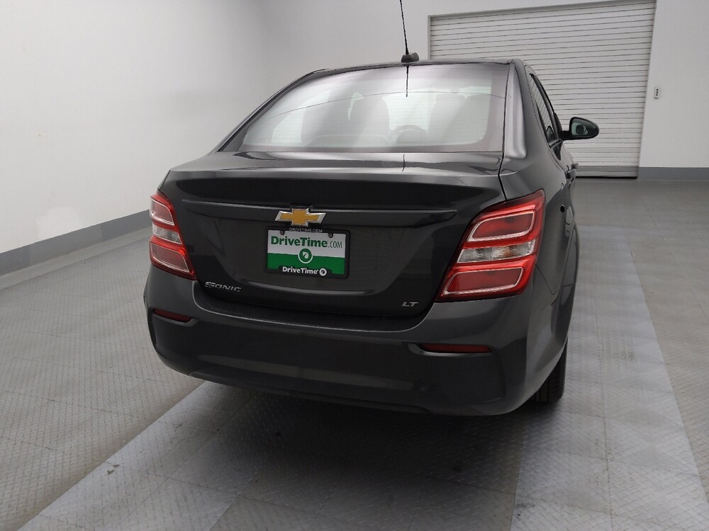 2018 Chevrolet Sonic in Lakewood, CO 80215 - 18085417 7