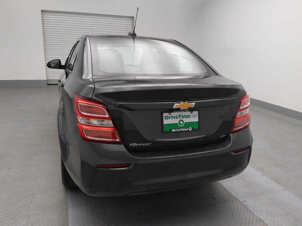 2018 Chevrolet Sonic in Lakewood, CO 80215 - 18085417 6