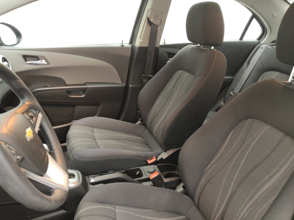 2018 Chevrolet Sonic in Lakewood, CO 80215 - 18085417 17