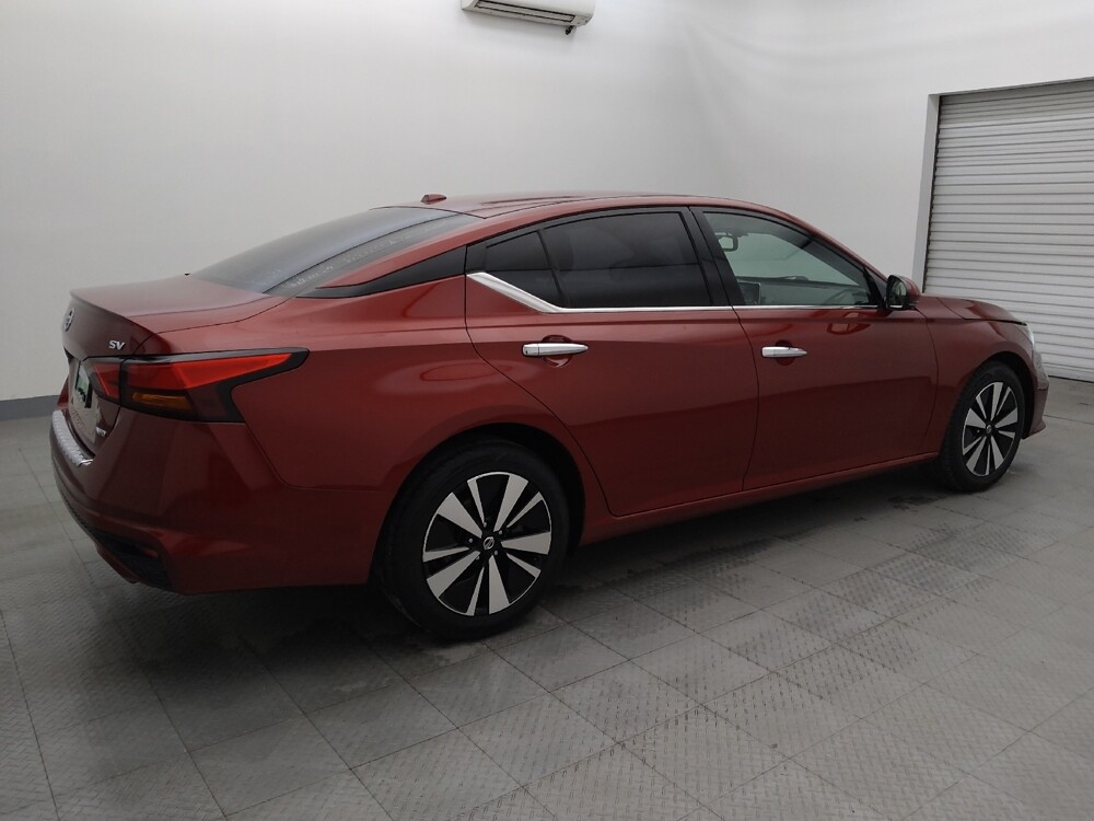 2019 Nissan Altima in Houston, TX 77060 - 18085418 10