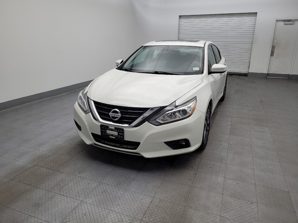 2017 Nissan Altima in Fairfield, OH 45014 - 18085428 15