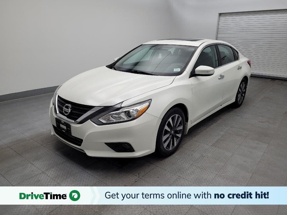 2017 Nissan Altima in Fairfield, OH 45014 - 18085428
