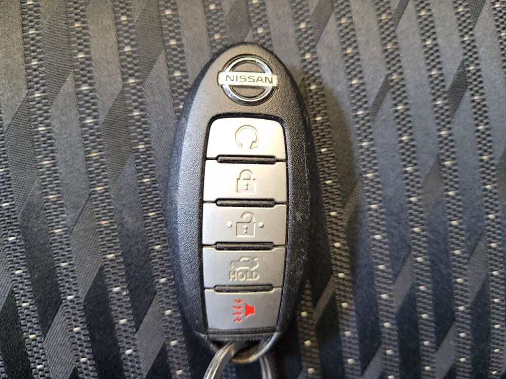 2017 Nissan Altima in Fairfield, OH 45014 - 18085428 32