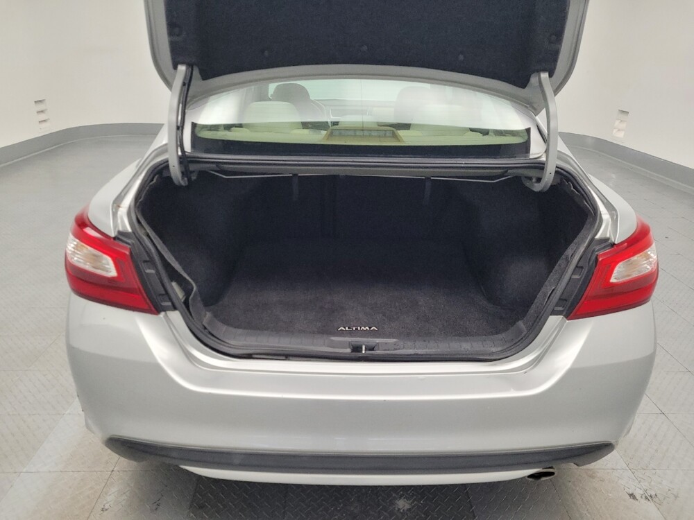 2017 Nissan Altima in Madison, TN 37115 - 18085438 29