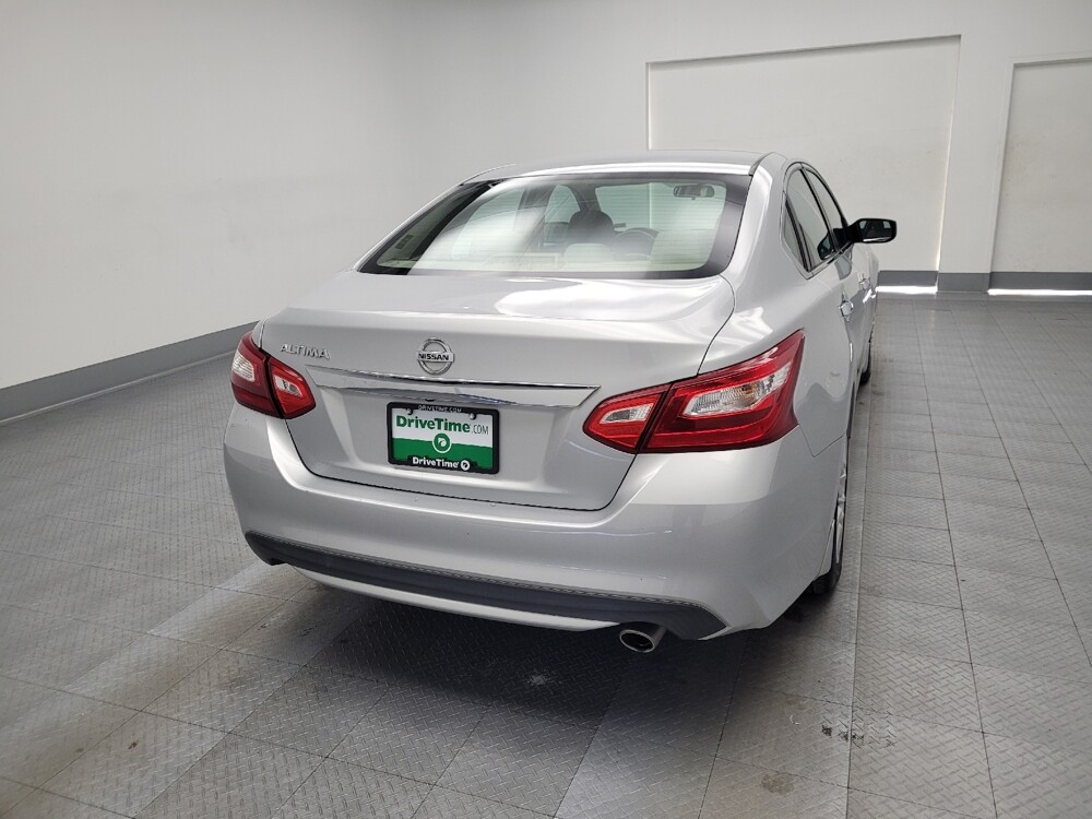 2017 Nissan Altima in Madison, TN 37115 - 18085438 7