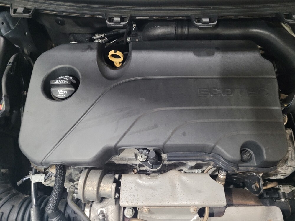 2018 Chevrolet Cruze in Henrico, VA 23223 - 18085455 30