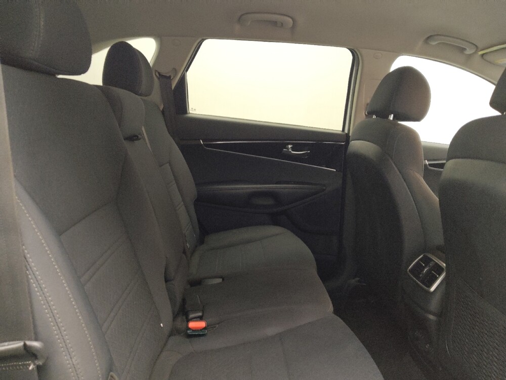 2017 Kia Sorento in Union City, GA 30291 - 18085478 19