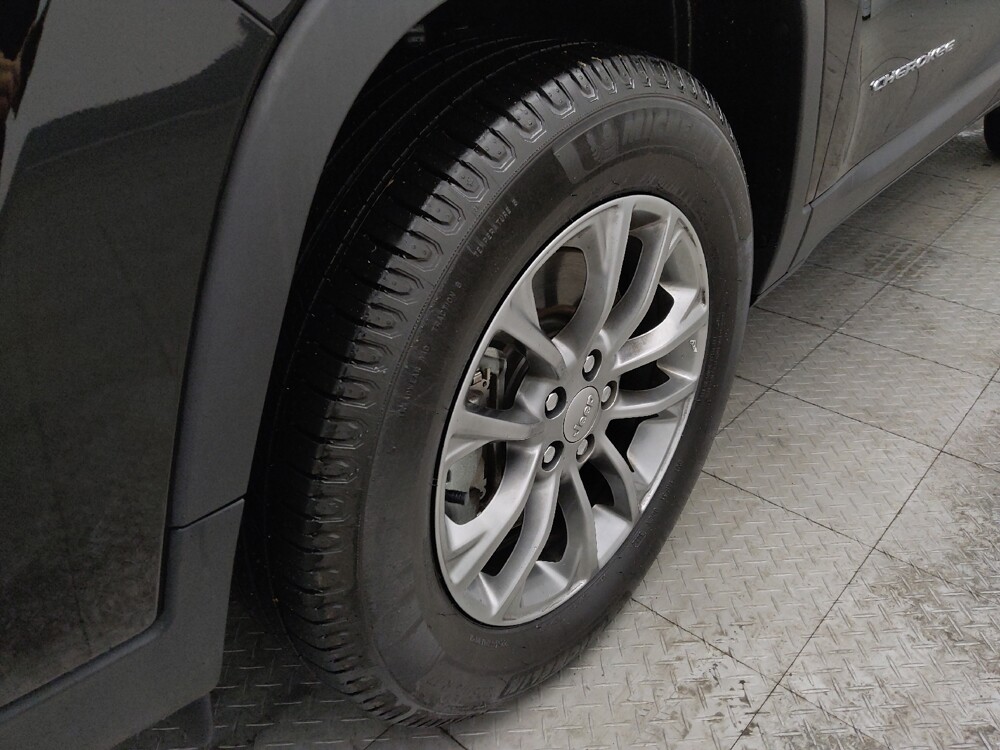 2020 Jeep Cherokee in Independence, MO 64055 - 18085494 31