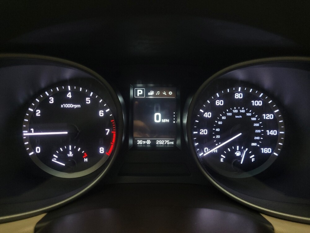 2018 Hyundai Santa Fe in Indianapolis, IN 46219 - 18085499 23