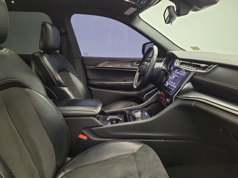 2021 Jeep Grand Cherokee L in Louisville, KY 40258 - 18085521 21