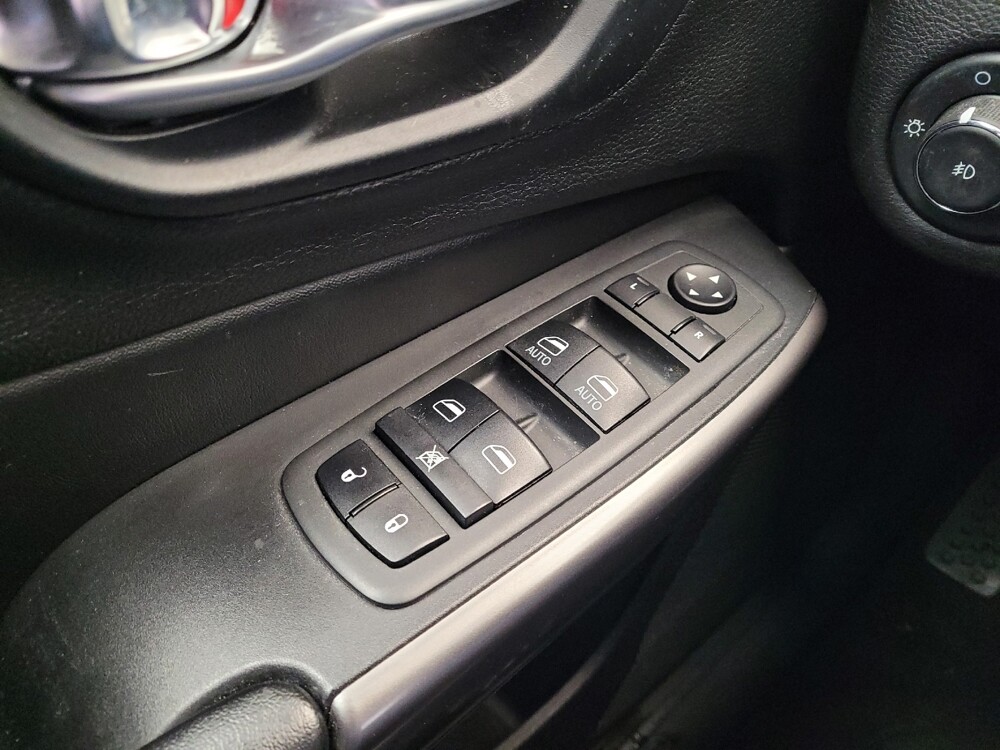 2021 Jeep Cherokee in Fairfield, OH 45014 - 18085531 27