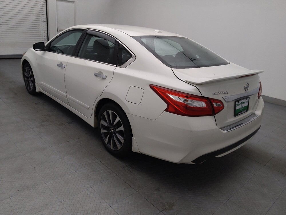 2017 Nissan Altima in Raleigh, NC 27604 - 18085535 3