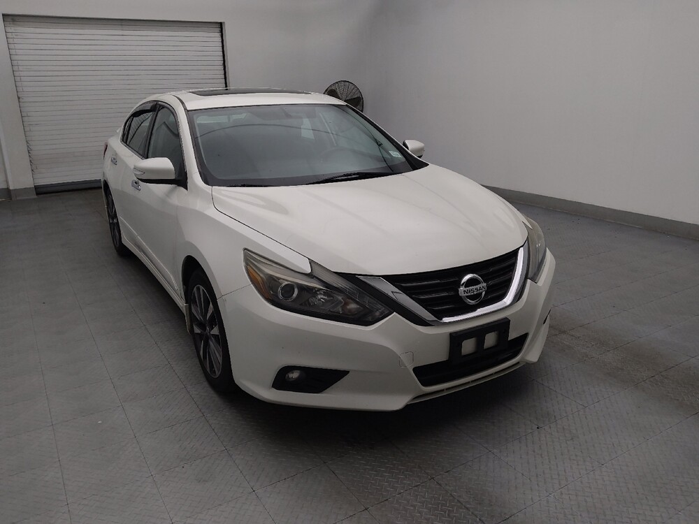 2017 Nissan Altima in Raleigh, NC 27604 - 18085535 13