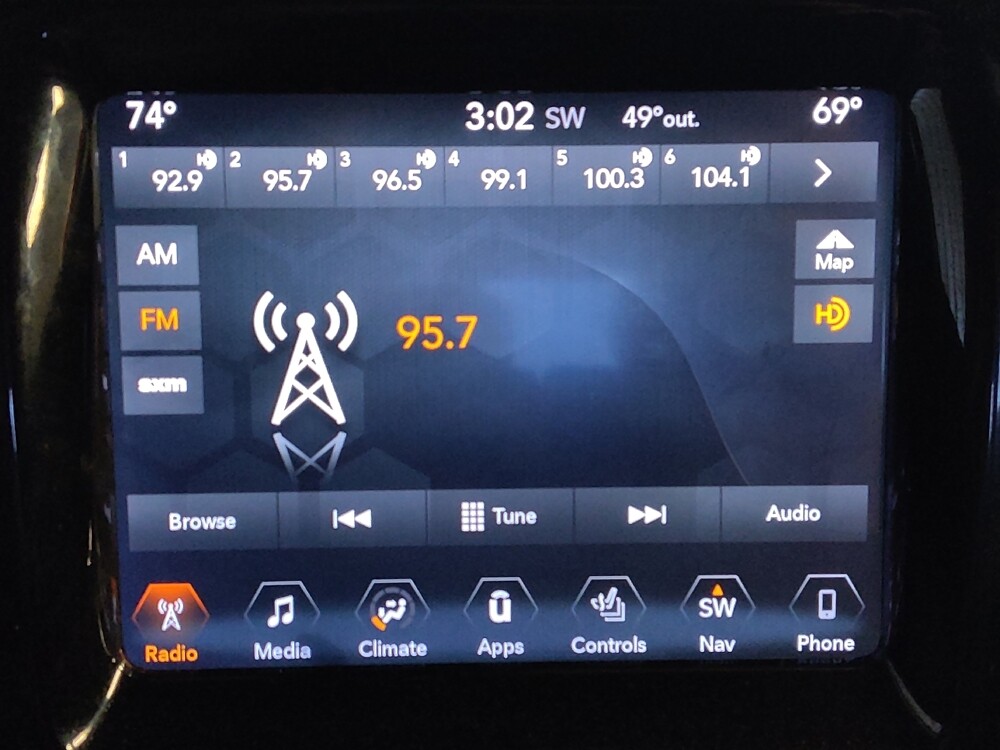 2018 Jeep Compass in Houston, TX 77060 - 18085559 25