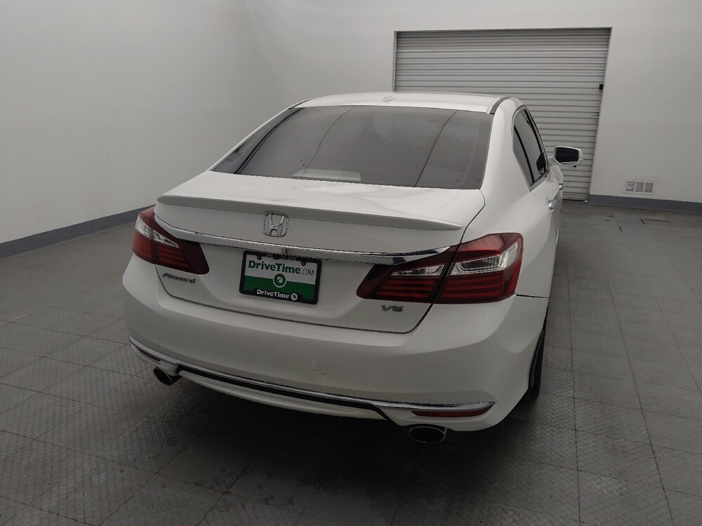 2017 Honda Accord in Houston, TX 77060 - 18085560 7