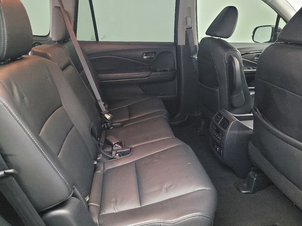 2019 Honda Pilot in Jacksonville, FL 32210 - 18085573 19