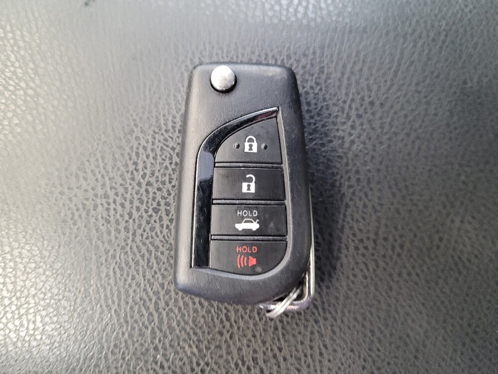 2021 Toyota Camry in Fresno, CA 93726 - 18085581 32