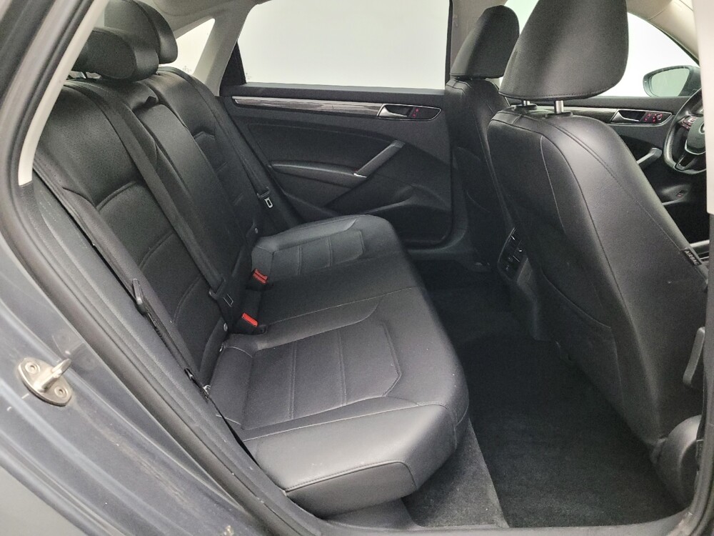 2016 Volkswagen Passat in Downey, CA 90241 - 18085828 19