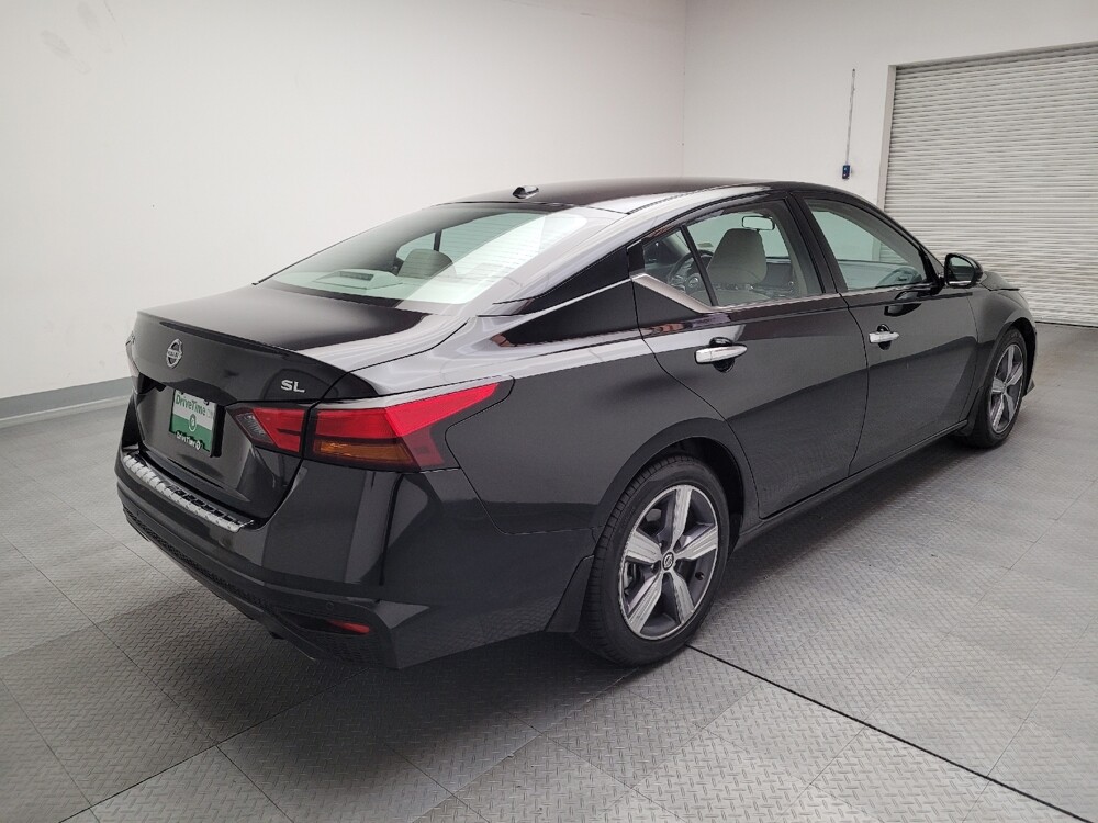 2022 Nissan Altima in Downey, CA 90241 - 18085835 9