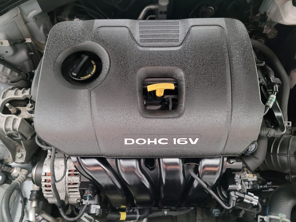 2017 Hyundai Elantra in Downey, CA 90241 - 18085842 30