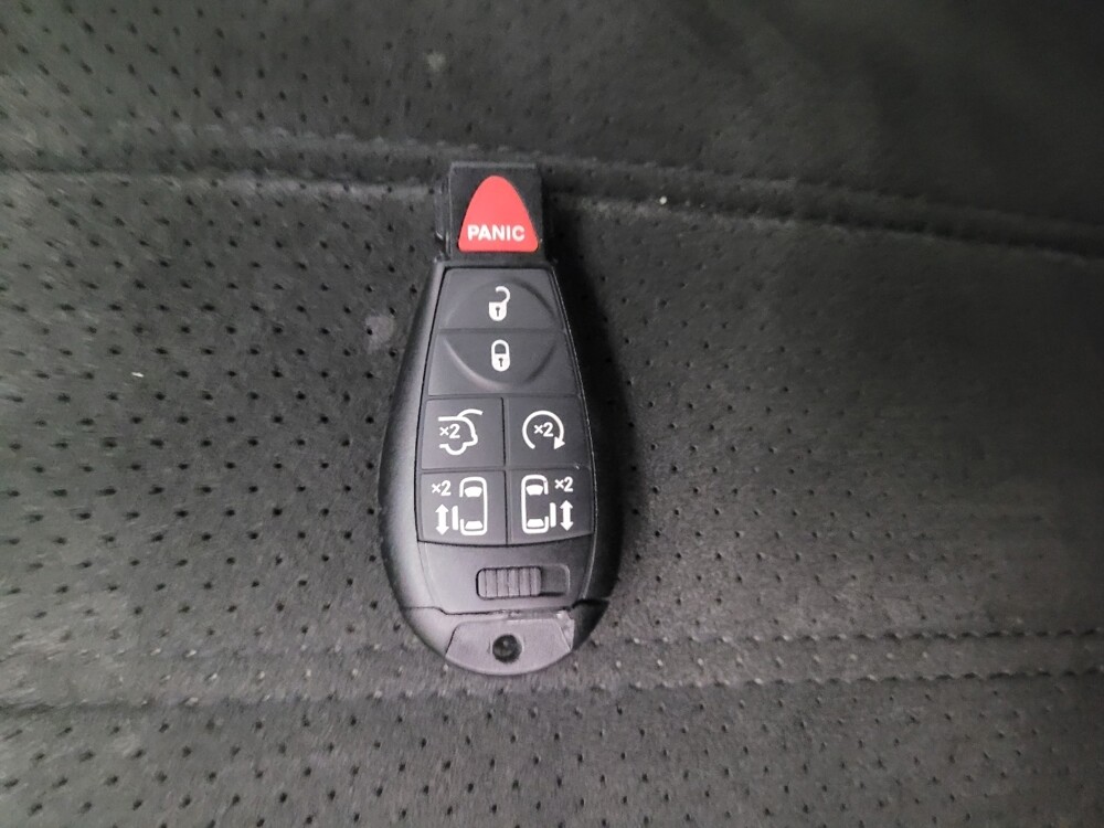 2019 Dodge Grand Caravan in Downey, CA 90241 - 18085850 32